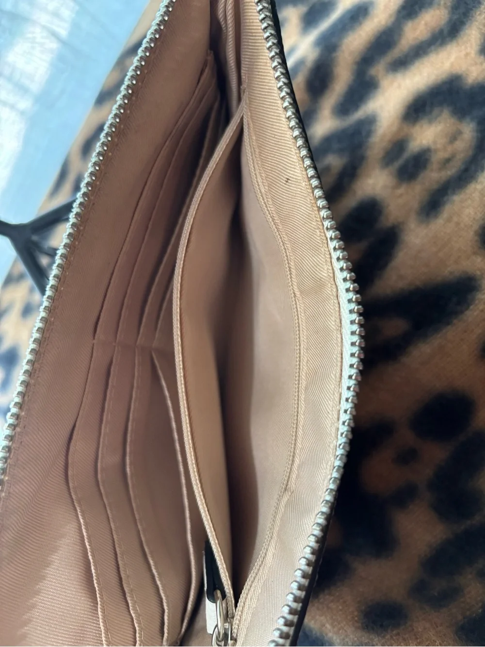 Dana Buchman white Pebble Leather Wristlet Clutch